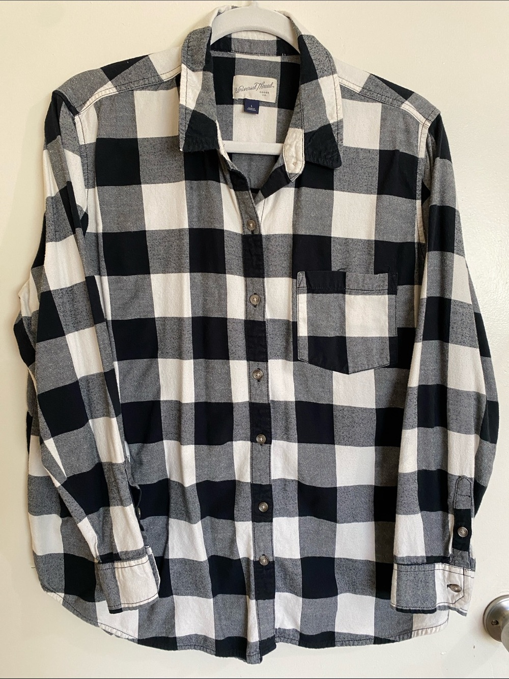 Universal Thread Buffalo Plaid Button-Down Shirt Black and White Large